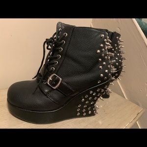 Gothic Studded wedges